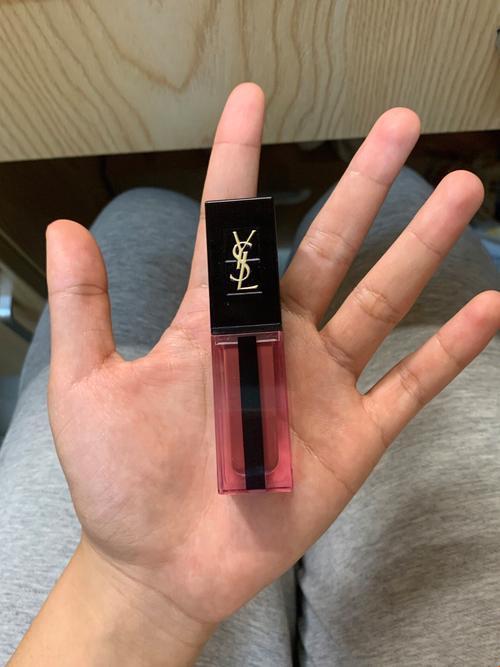 “YSL AE68，色彩界的狂想曲”