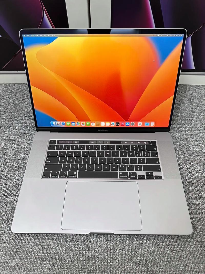 19岁MacBook Pro：潮女必备，笑谈间引领风骚